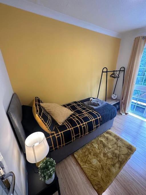 Elegant Room In Stylish House Milton Keynes Exteriér fotografie