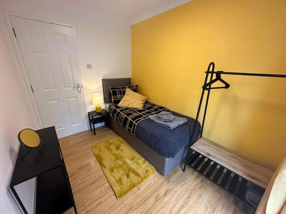 Elegant Room In Stylish House Milton Keynes Exteriér fotografie